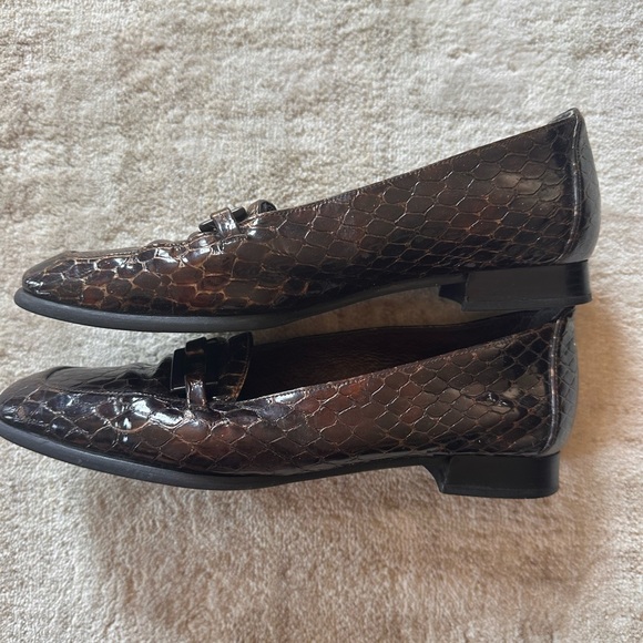 Stuart Weitzman women’s shoes 7.5 - Picture 2 of 6